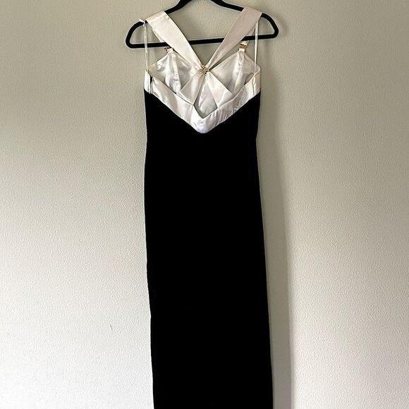 Vintage Scott McClintock (Jessica McClintock) White Satin and Black Velvet Gown. - Picture 2 of 13